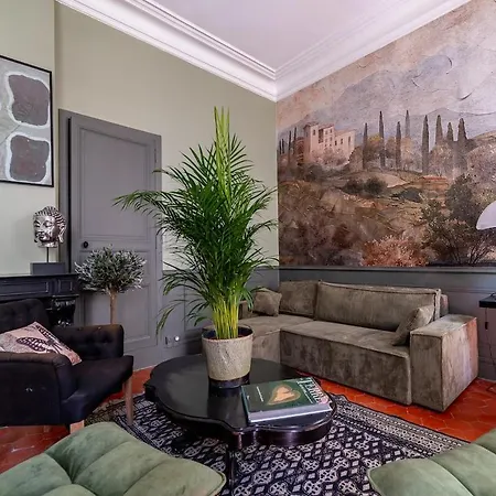 Appartement Haussmanimes - Elegance Au Coeur De Nîmes